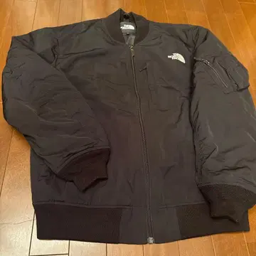 [ 미사용 새상품 ] THE NORTH FACE 블랙 점퍼 M 사이즈