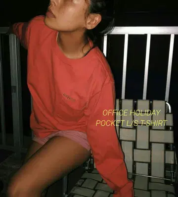 OFFICE HOLIDAY POCKET L/S T-SHIRT