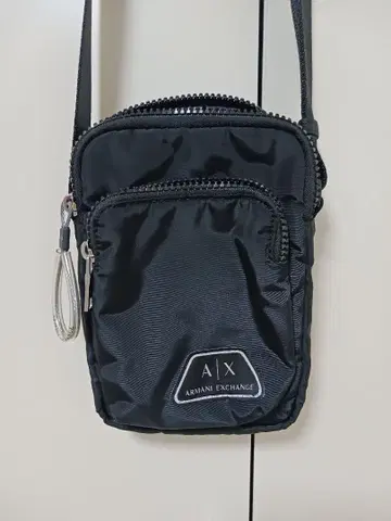 Armani Exchange 숄더백
