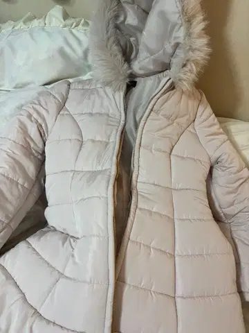 evelyn 후드 부착 다운 자켓 라이트 베이지