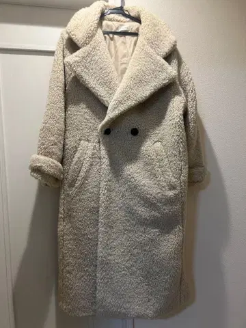 EVRIS 아이보리 더블 브레스트 보아 롱 코트 F