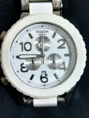 NIXON 크로노그래프 화이트 쿼츠 손목시계