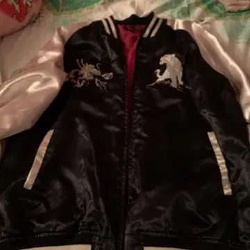 블랙 새틴 스카잔 문어와 파도 자수