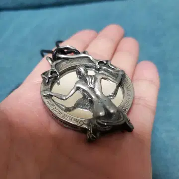 알케미 고딕 펜던트