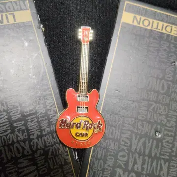 하드 록 카페 교토 핀