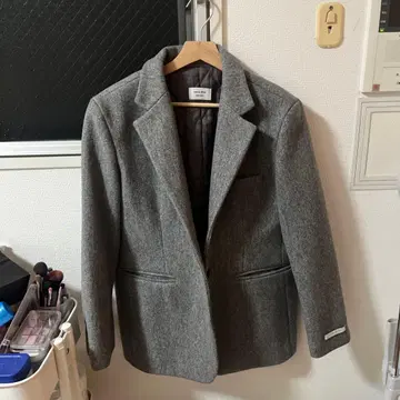 한국에서 산 그레이 체스터 코트