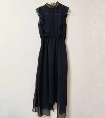 루 루 페이 프론트 레이스 넥 드레스