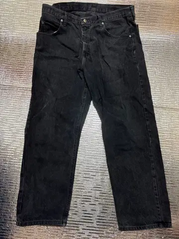 Wrangler 블랙 스트레이트 청바지