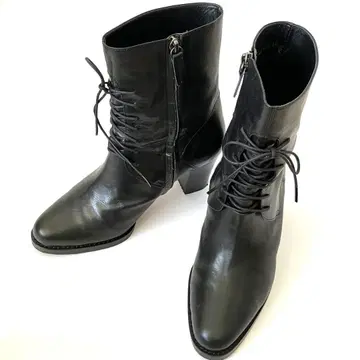 [ 새상품급 ] 가죽 부츠 숏 기장 블랙 VERO CUOIO