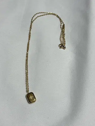 골드 별 모티브 목걸이