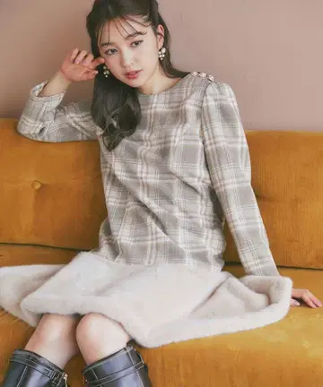 토코 클로젯 펄 장식 단추 포함 밑단 퍼 절개 체크 원피스