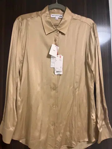 유니클로 실크 블라우스