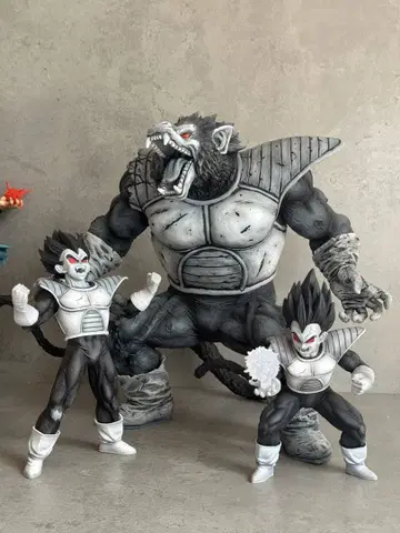 드래곤볼 거대 원숭이 베지터 피규어 3체 세트