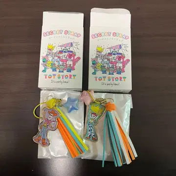 디즈니 스토어 시크릿 스트랩 토이스토리 우디&제시