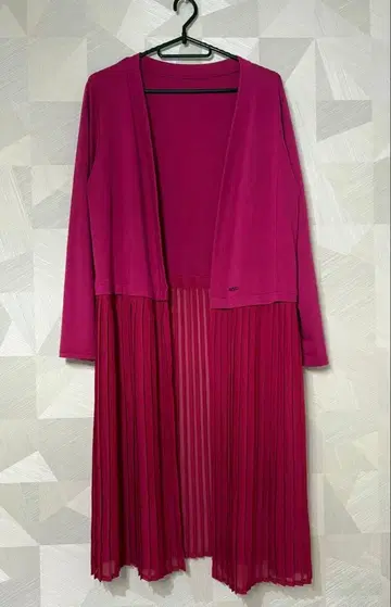 [ La Mouette ] 밑단 플리츠 짙은 핑크 롱 가디건