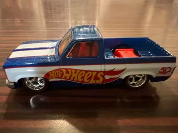 핫휠 50주년 실버라도 한정판 새상품급