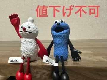 niko and 퍼펫 스 콜라보 앉아 오브제