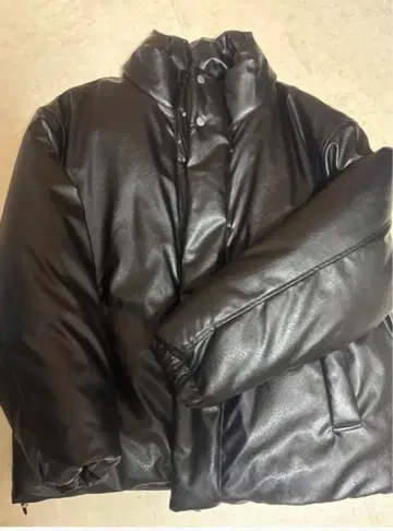ZARA 인조 가죽 퍼프 자켓