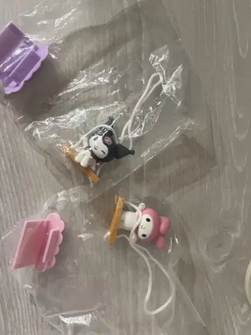 산리오 마이멜로디 쿠로미 그네 가챠가챠