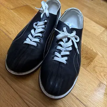 PUMA 빈티지 볼링 신발 UK 8.5 블랙/화이트