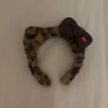 레오파드 무늬 퍼 리본 머리띠