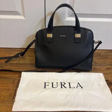 FURLA 블랙 가죽 숄더백