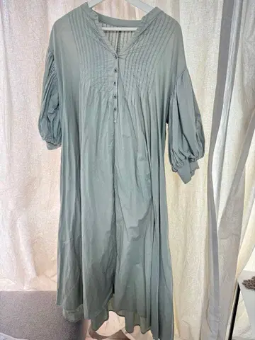 Lily Brown 벌룬 소매 원피스