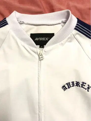 AVIREX 아비렉스 화이트 집업 자켓 M 미사용에 가까움