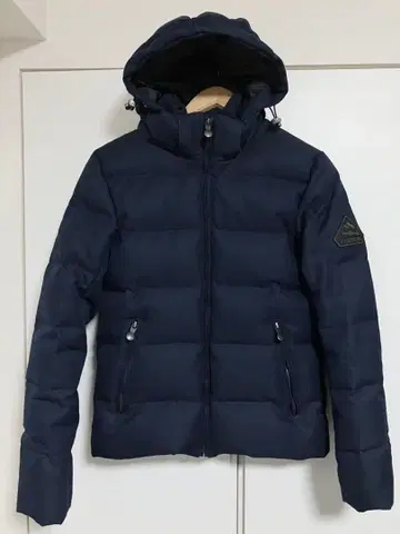 PYRENEX 피레넥스의 SPOUTNIC DRILL ED 다운 자켓