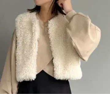 CAPRICIEUE LE'MAGE 컬리 퍼 베스트