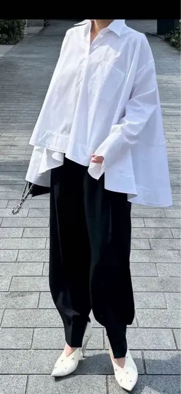 cygne 오버 사이즈 화이트 셔츠 프릴 포함