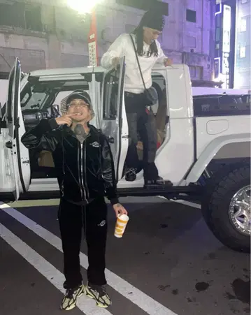 Yvngboi p 착용 LACOSTE 스니커즈