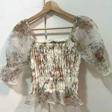 Chico 5부 소매 셔링 볼륨 블라우스