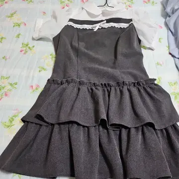 Eveln 그레이 프릴 반팔 미니 원피스