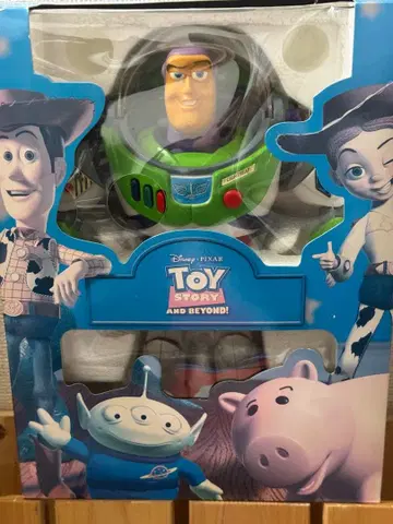 디즈니랜드 한정판 버즈 라이트이어 피규어