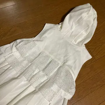 리스레이 risley 백 메쉬 프릴 베스트 화이트 아우라 아이라 미카레