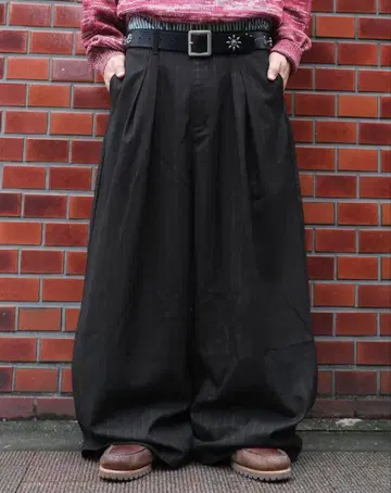 완판템 BELVET 스트라이프 터크 슬랙스 블랙 XL