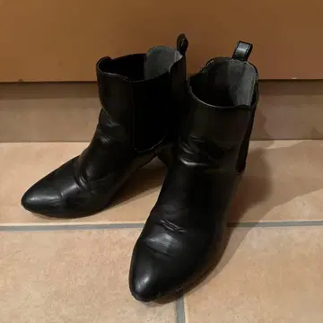 사이드 고어 블랙 부츠 하이힐