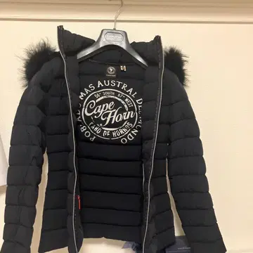 케이프 혼 블랙 다운 자켓 숏 기장 40 사이즈