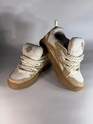 ZARA 스니커즈 베이지 x 화이트 27cm