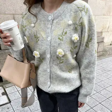 꽃 니트 가디건 입체 Flower pompon cardigan