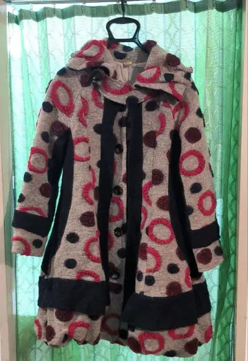 SUPE POSER(스프포저) 도트 무늬 벌룬 코트