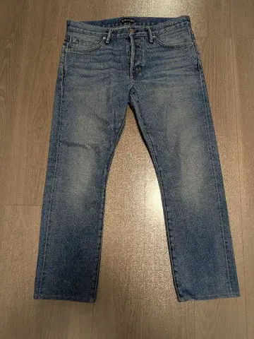 톰포드 라이트 블루 스트레이트 데님 슬림 핏 사이즈 33