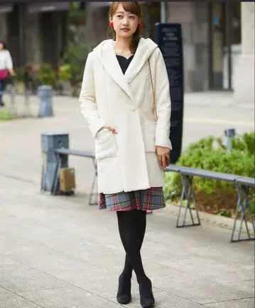 tocco closet 포켓 비쥬 에코 소프트 무스탕 코트 아이보리