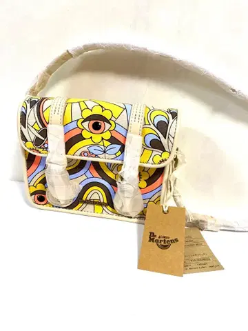 새상품 Dr. Martens 숄더 새첼 7인치