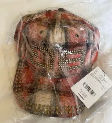 beeden bd studs damage cap 캡 체크 빨간색