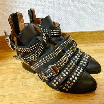 제프리 캠벨 스터드 숏부츠