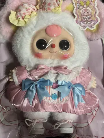 토끼 귀 달린 프릴 인형
