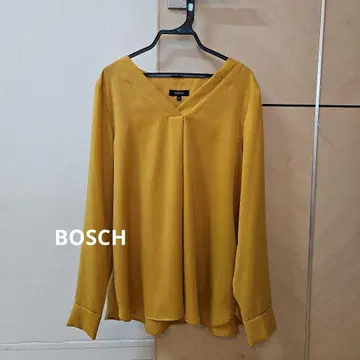 BOSCH 머스타드 V넥 블라우스 38