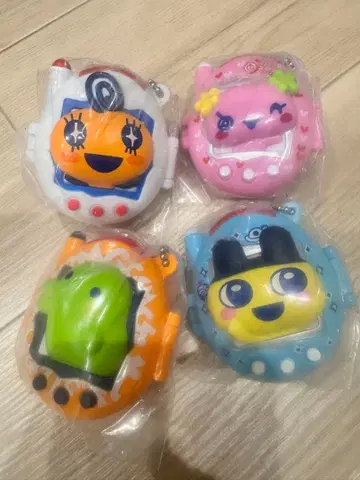 컬러풀 캐릭터 캡슐 토이 4개 세트